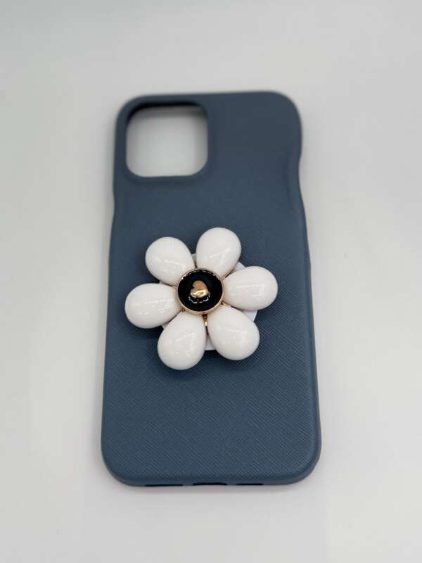 Minimalistic fucshia Blue colour iphone cover with flower pop socket